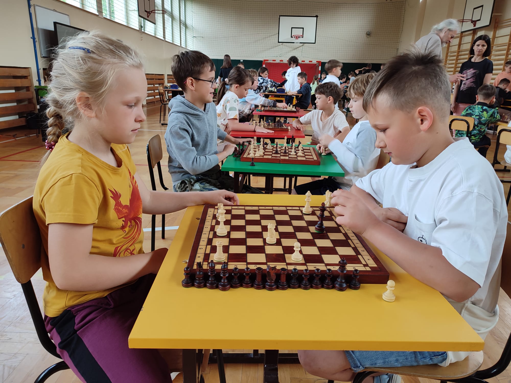 Najmłodsza grupa wiekowa gra w szachy